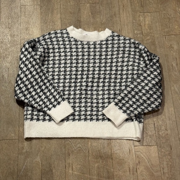Mango Sweaters - MNG Wool Blend Houndstooth Sweater w/ Puff Shoulder Size Large
